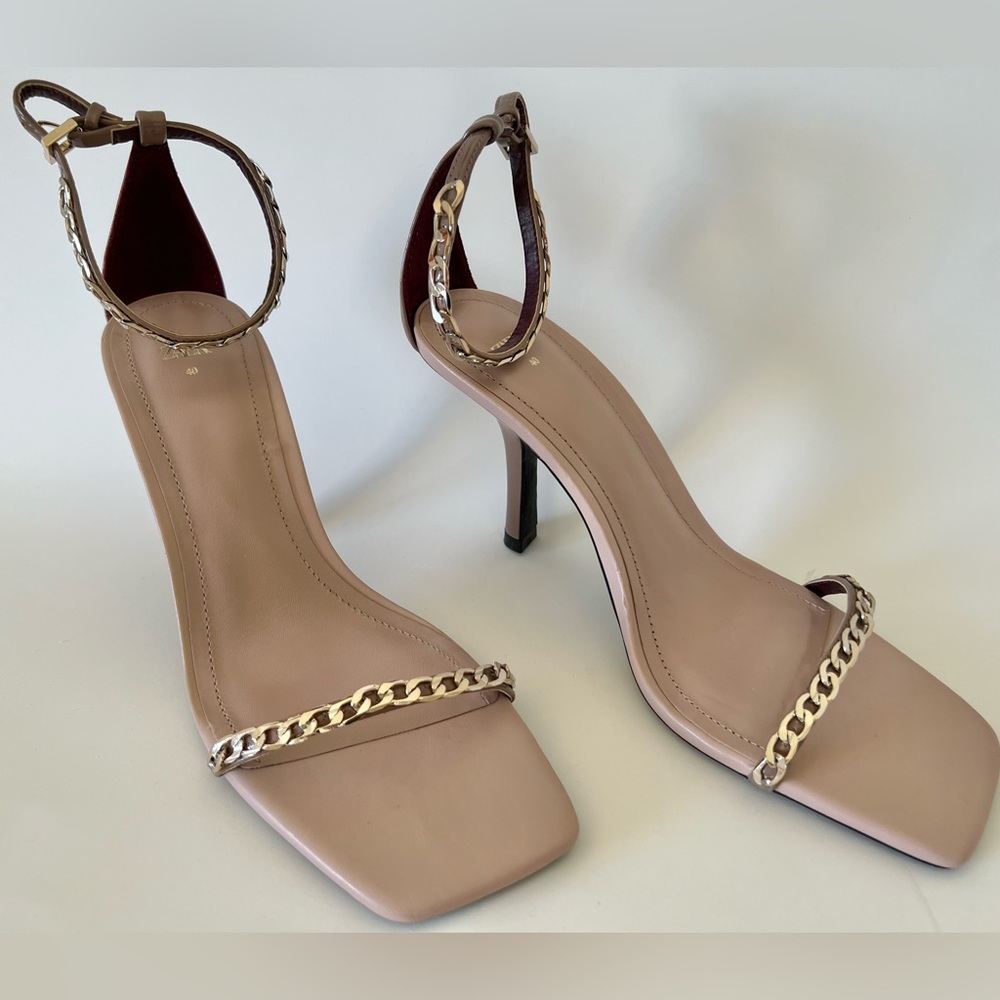 Zara size 40 (USA 9) chain detail, rosewood pink/nude heeled sandals NEW!